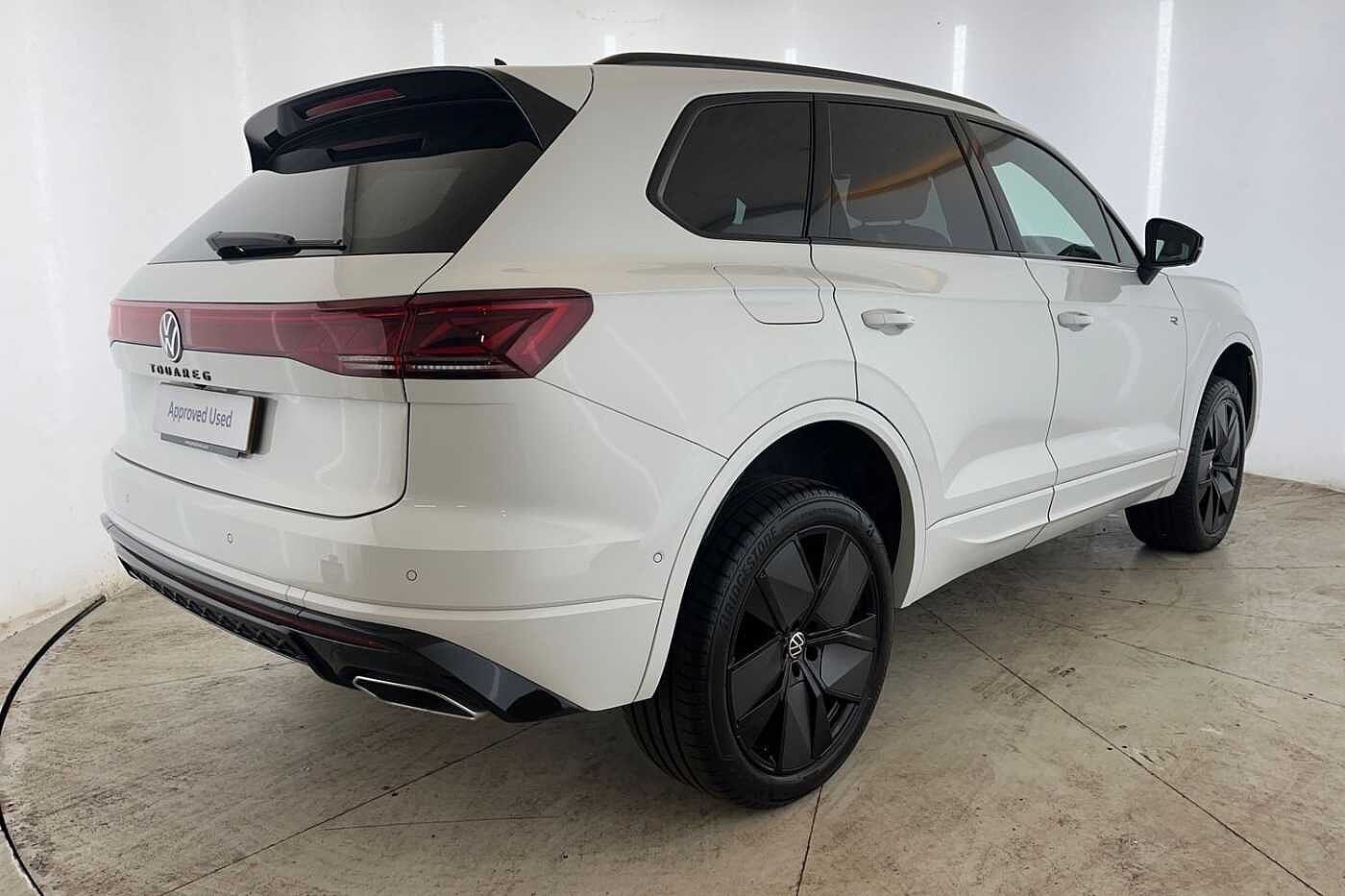 Volkswagen Touareg 3.0 TDI V6 Black Edition Tiptronic 4Motion Euro 6 (s/s) 5dr