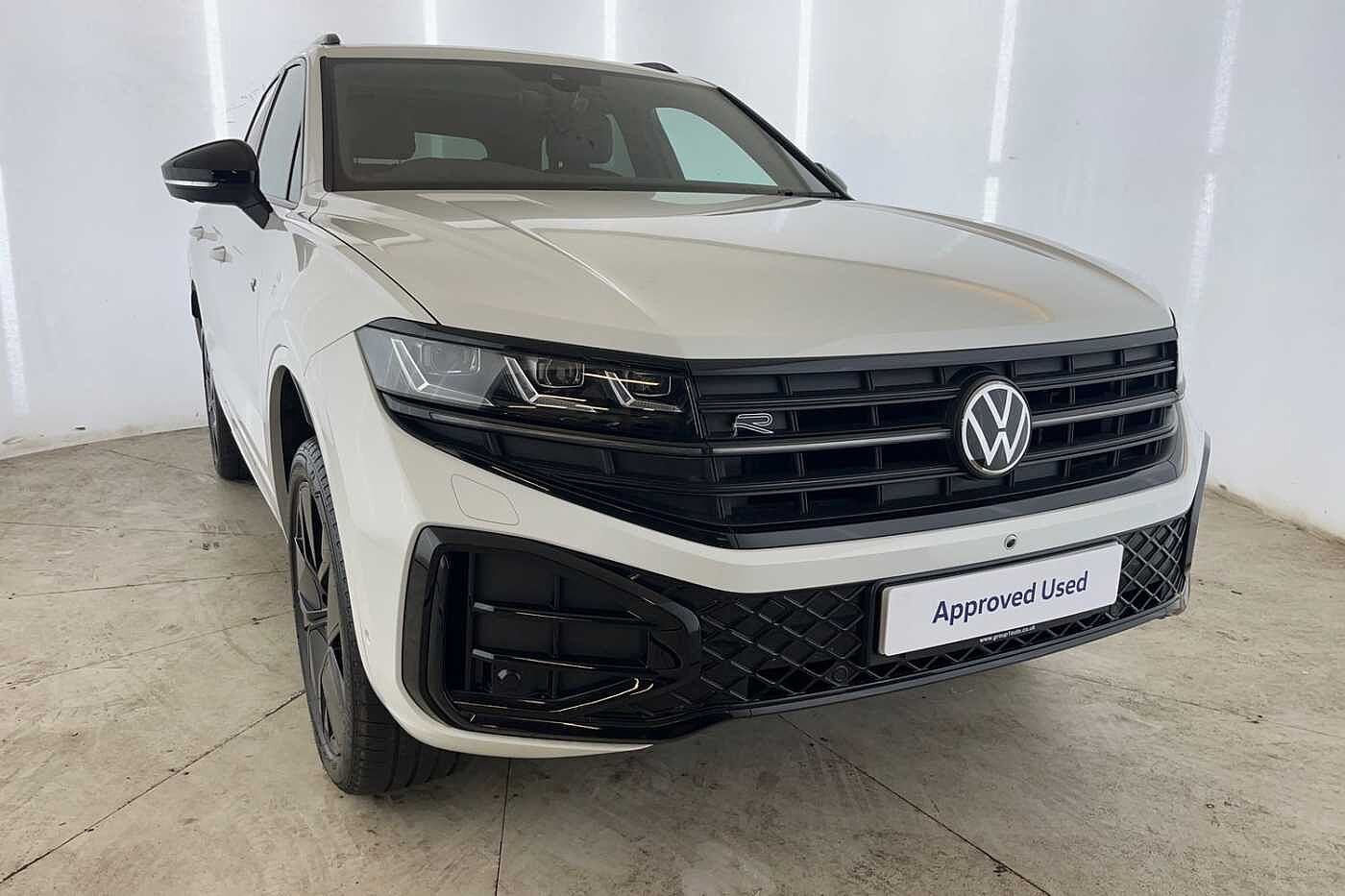 Volkswagen Touareg 3.0 TDI V6 Black Edition Tiptronic 4Motion Euro 6 (s/s) 5dr